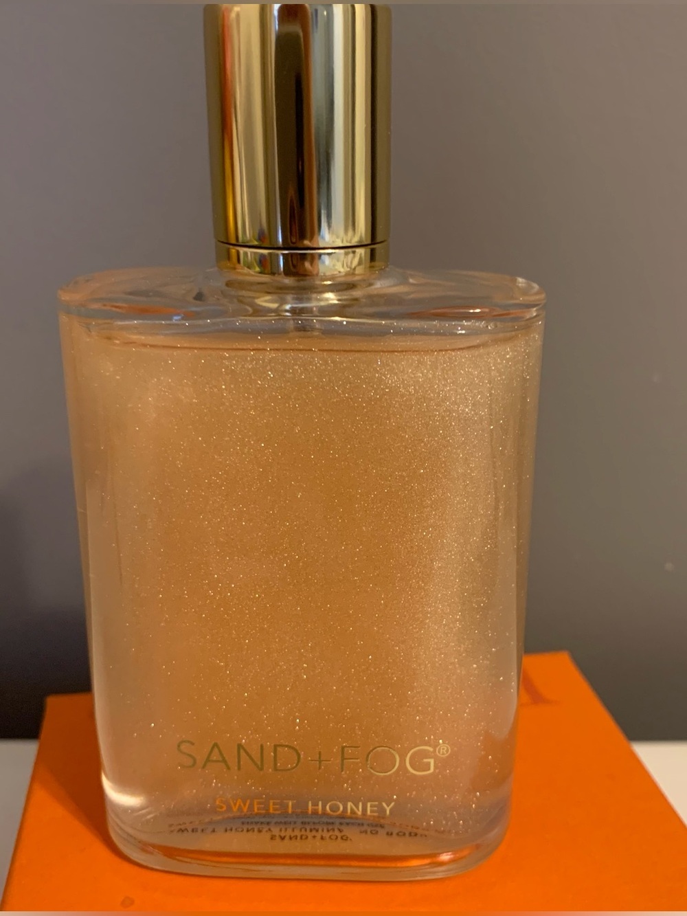 Sand+Fog sweet honey illuminating body oil